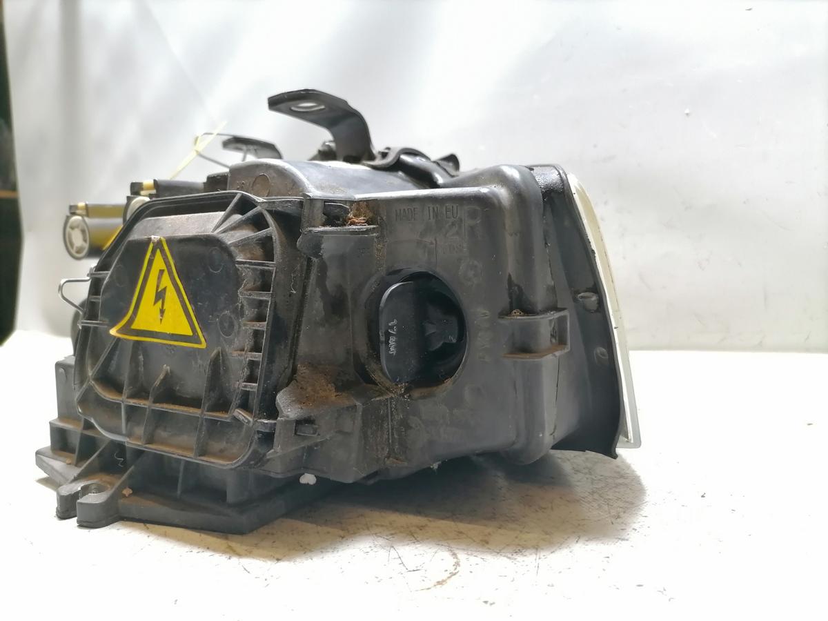 Audi A4 8E B6 original Xenonscheinwerfer vorn rechts Bj.2004